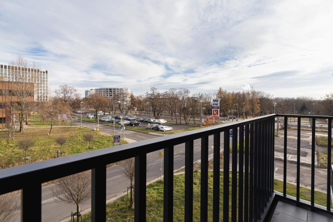 Lotniczowka Apartments By Renters Prestige Cracovie Extérieur photo