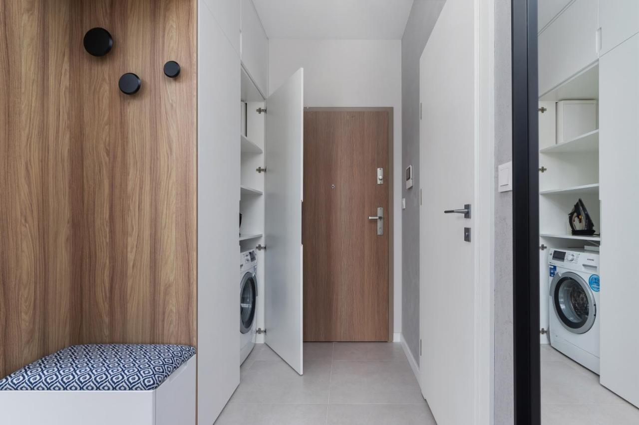 Lotniczowka Apartments By Renters Prestige Cracovie Extérieur photo