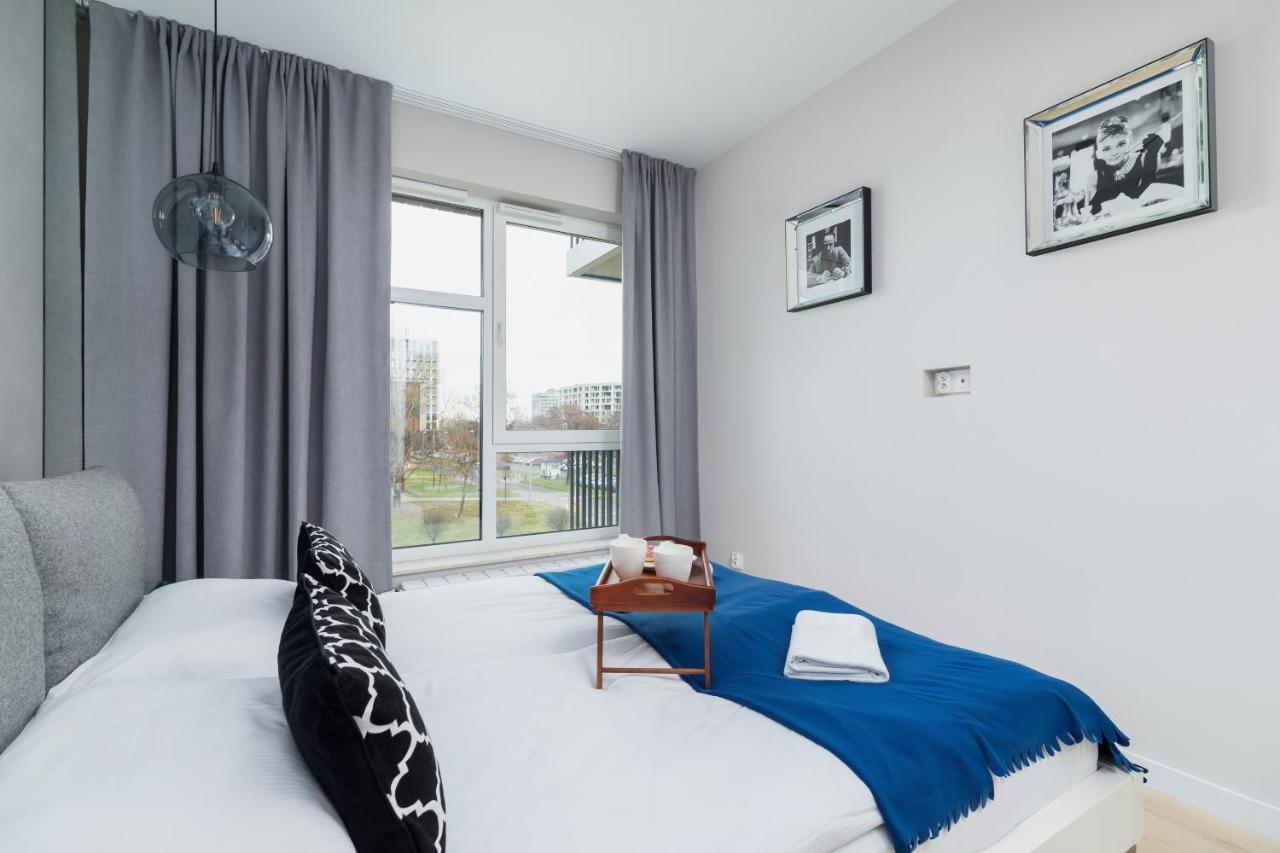Lotniczowka Apartments By Renters Prestige Cracovie Extérieur photo