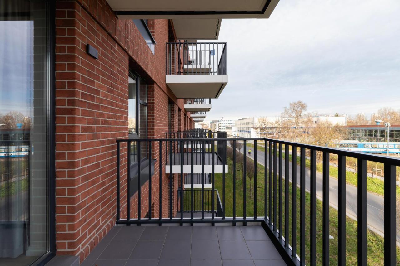 Lotniczowka Apartments By Renters Prestige Cracovie Extérieur photo