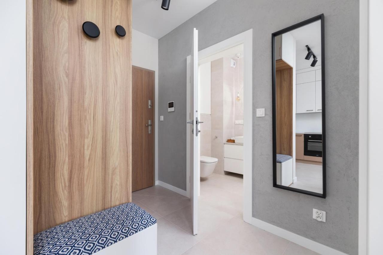 Lotniczowka Apartments By Renters Prestige Cracovie Extérieur photo