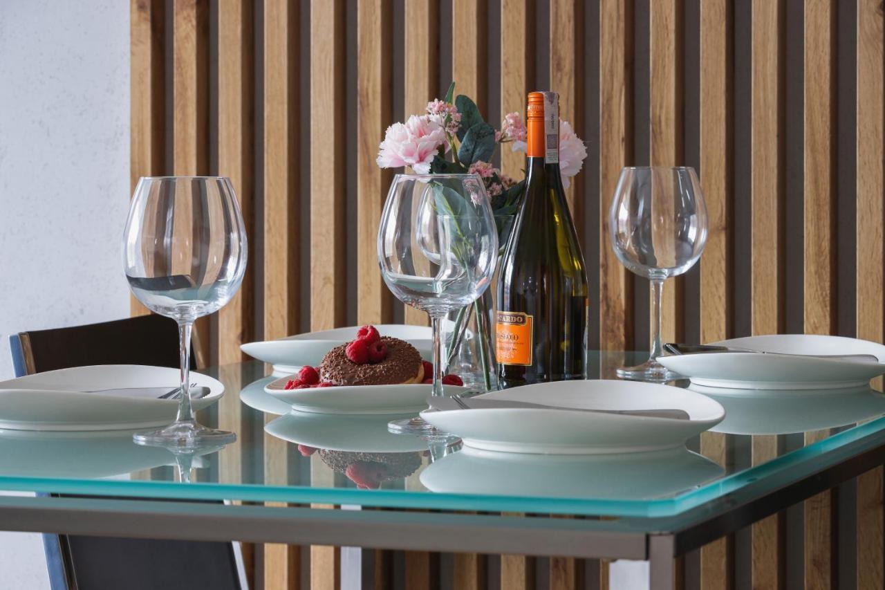 Lotniczowka Apartments By Renters Prestige Cracovie Extérieur photo